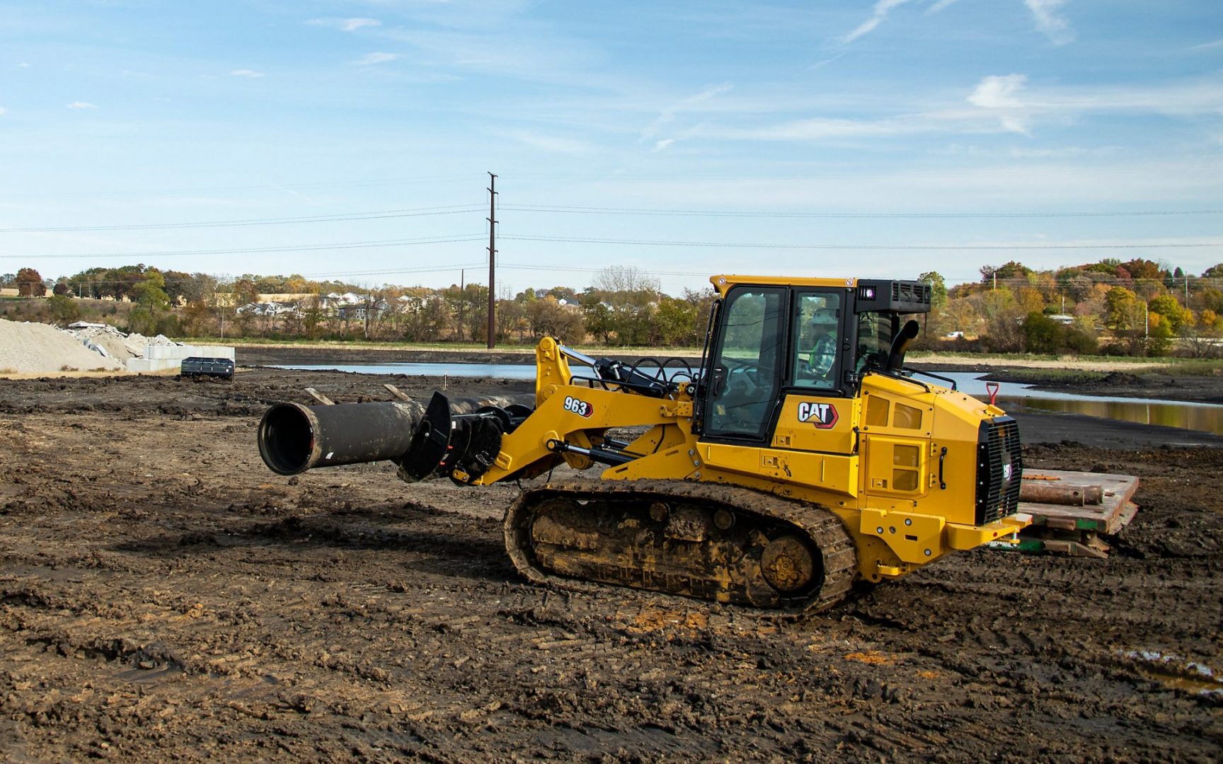 Cat’s 963 Track Loader boosts torque, while reducing fuel consumption