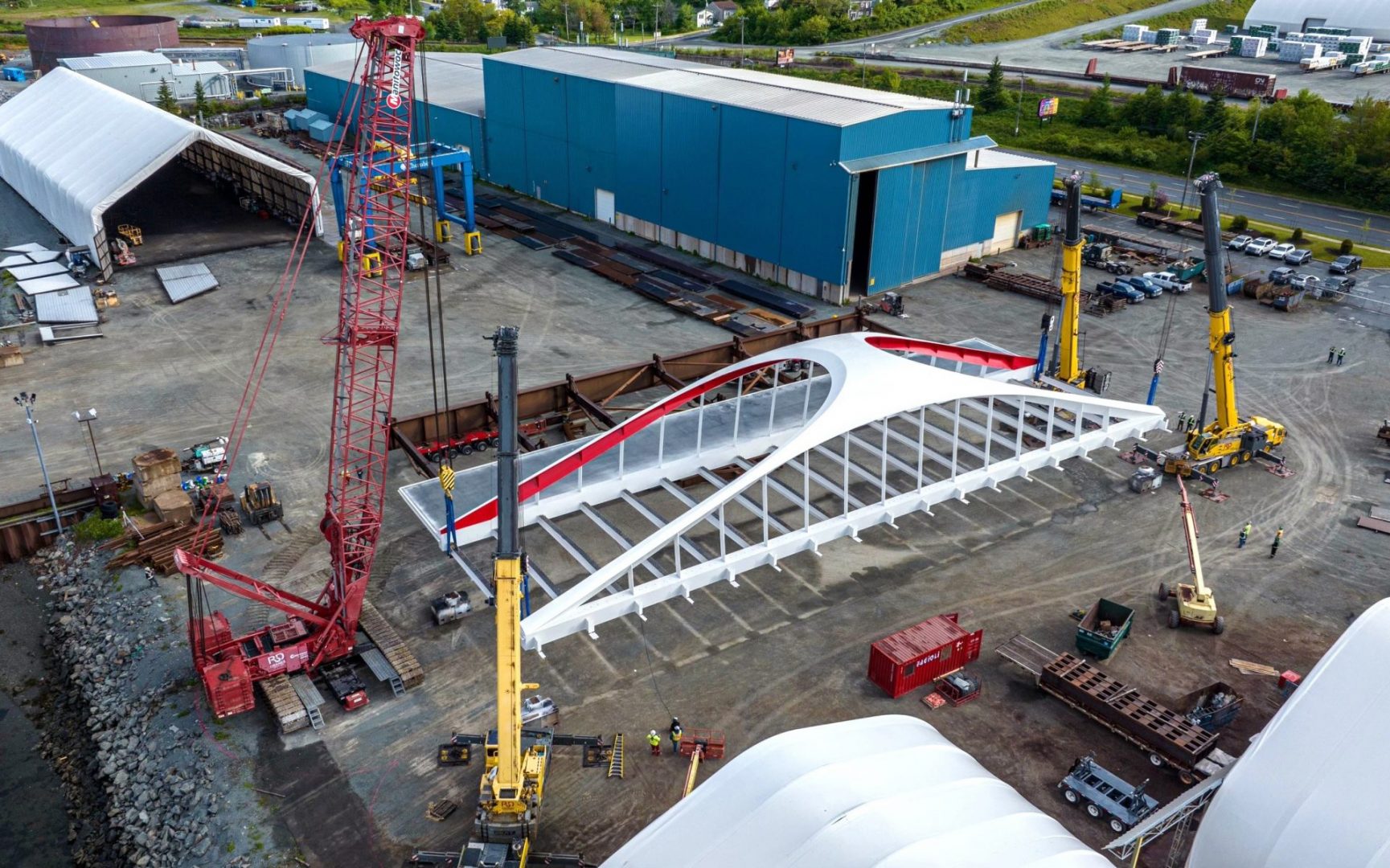 Nova Scotia’s R&D Crane performs synchronized lift of major Toronto bridge