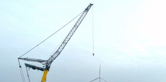 A Grove GMK6400-1 crane on a wind farm.