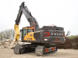 EC500 excavator with a straight boom