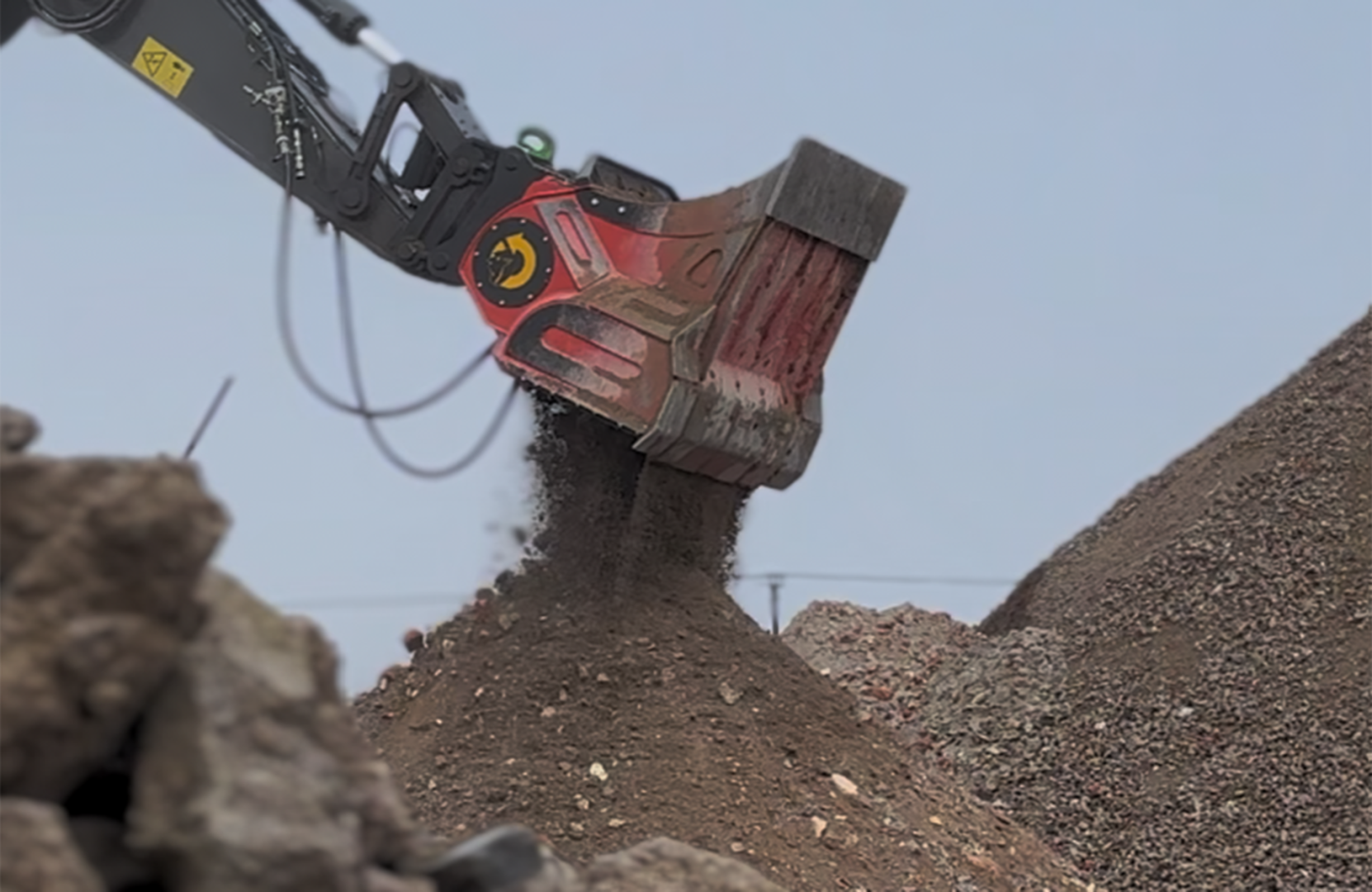Allu combines concrete screening and crushing in one bucket